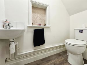Guest WC- click for photo gallery